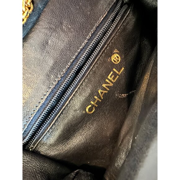 Chanel Black Leather Gold Kiss Lock Bag - Picture 10 of 12